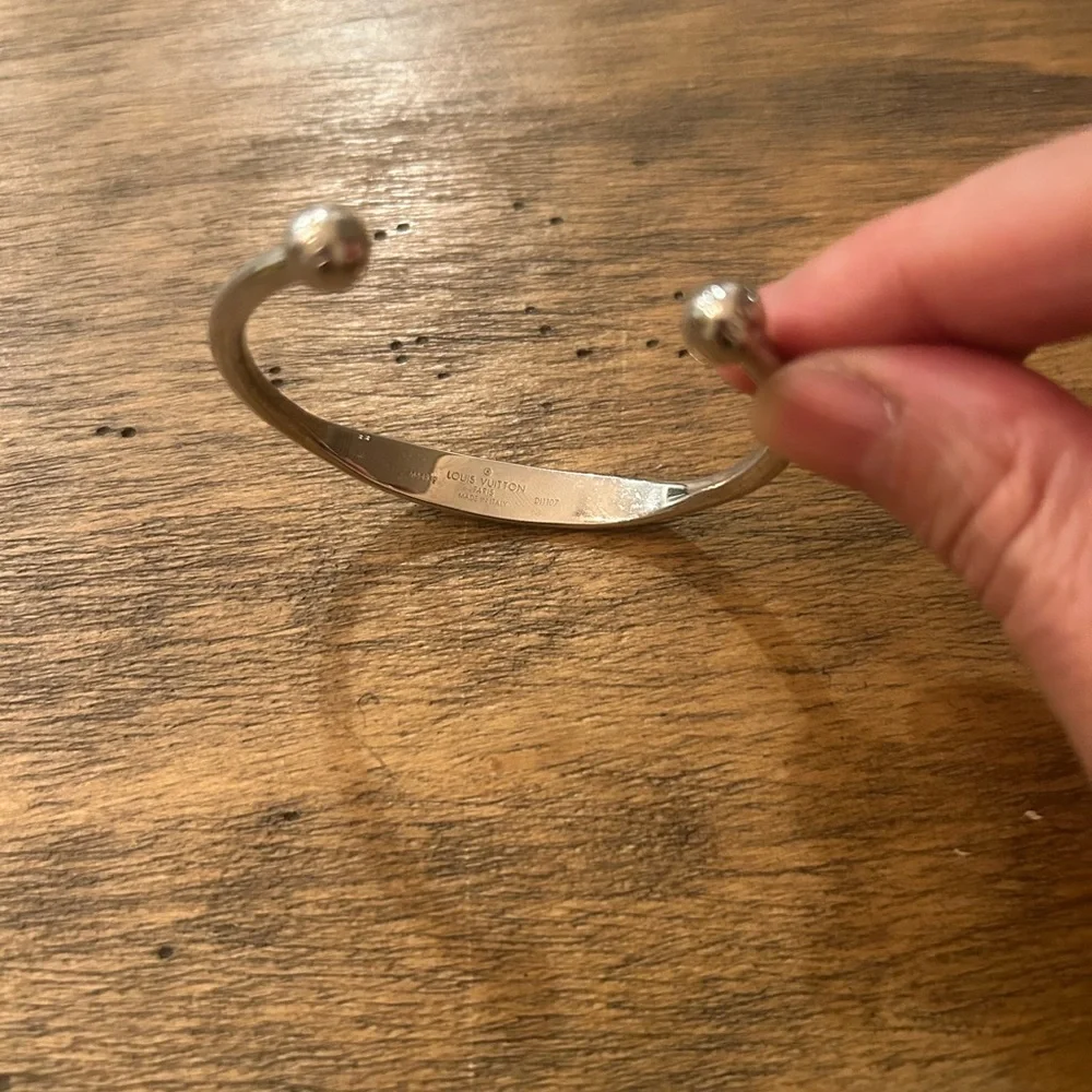 Louis Vuitton Silver Tone Monogram Jonc Cuff Bracelet M - Picture 7 of 17